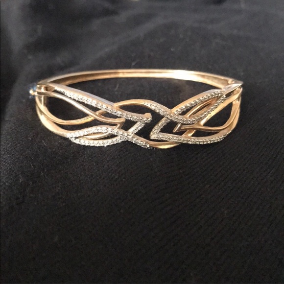 Jewelry - 10kt yellow gold bracelet with chain protection
